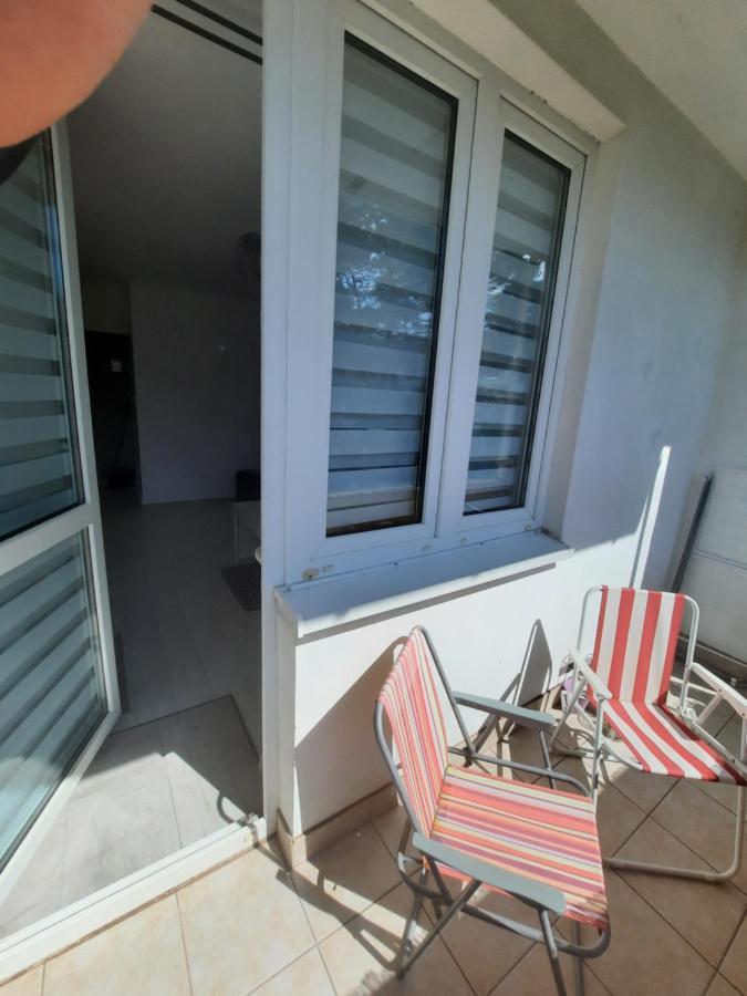Apartament Zorzy Przy Instytucie Kardiologii Anin Apartment Varşovia Exterior foto