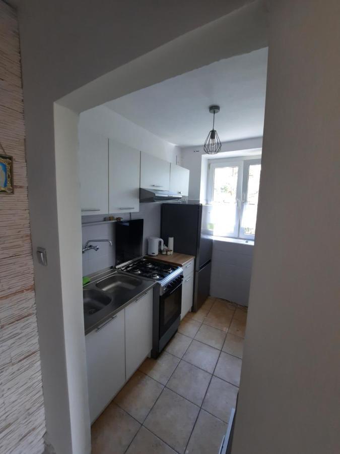 Apartament Zorzy Przy Instytucie Kardiologii Anin Apartment Varşovia Exterior foto