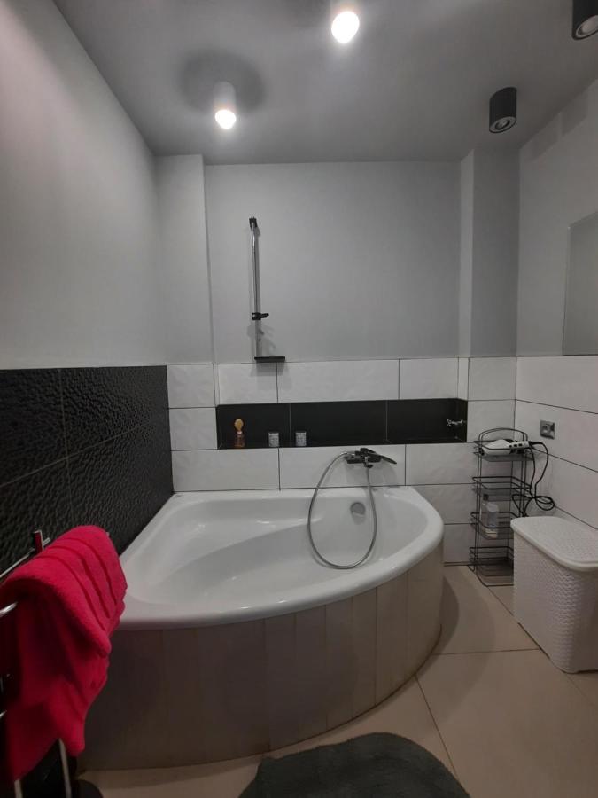 Apartament Zorzy Przy Instytucie Kardiologii Anin Apartment Varşovia Exterior foto