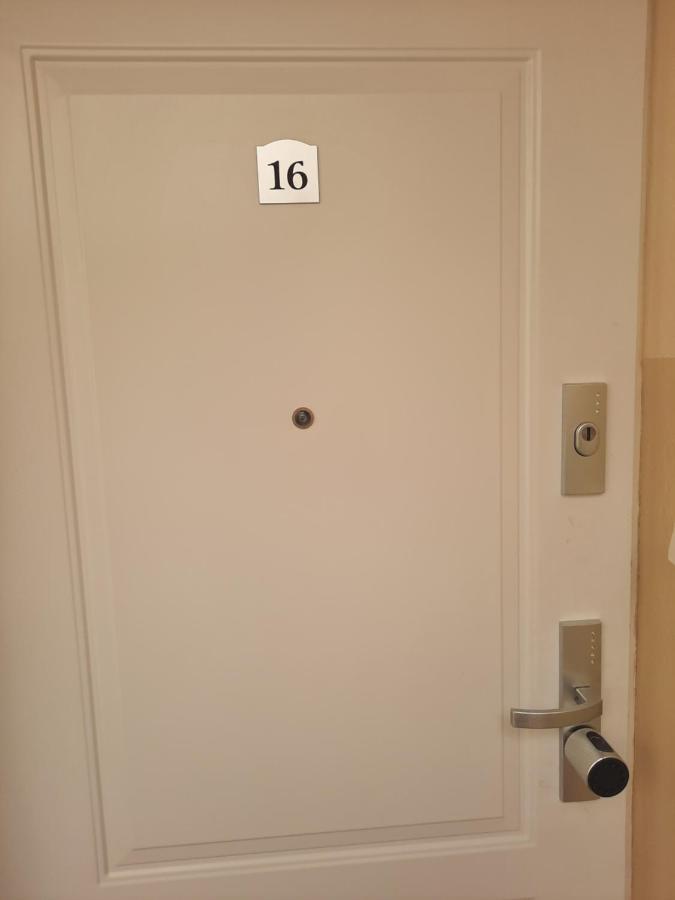 Apartament Zorzy Przy Instytucie Kardiologii Anin Apartment Varşovia Exterior foto