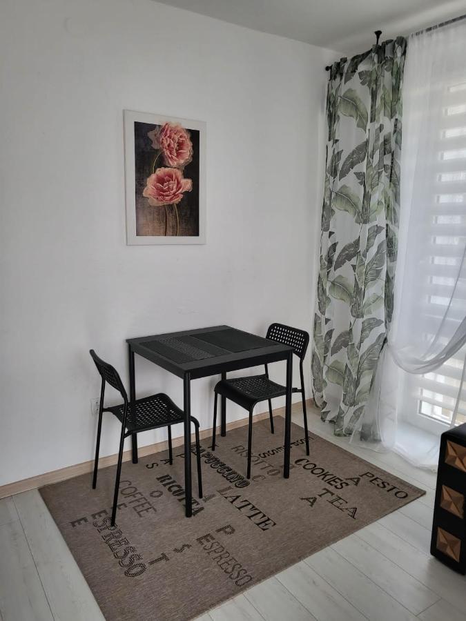 Apartament Zorzy Przy Instytucie Kardiologii Anin Apartment Varşovia Exterior foto